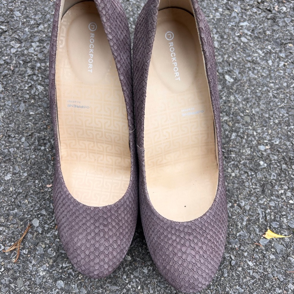 Rockport Women's Textured Taupe Heels